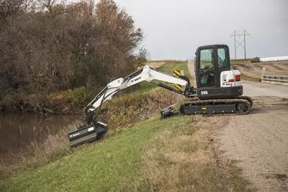 Certificado Q355B Excavator Flail Mower Máquina de corte de 2000 mm em cor laranja/preta
