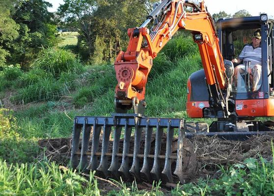 Acessório Rastelo para Escavadeira Huitong para Limpeza de Terrenos, para Escavadeiras de 40 Toneladas, Garra para Raízes
