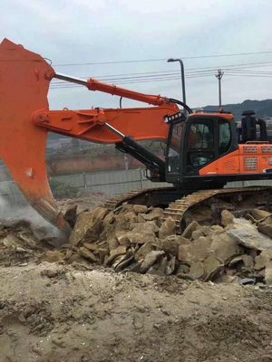 Vendendo um conjunto completo de 60-70 toneladas encurte crescimentos e os braços resistentes da rocha da máquina escavadora a em toda parte e nas boas condições.