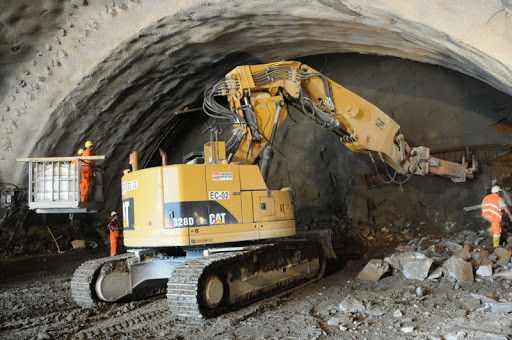 Boom de alta resistência de encurtamento de túnel de baixa distância Boom especial de 22 toneladas Excavadora PC220 SK220 para projetos de altura limitada